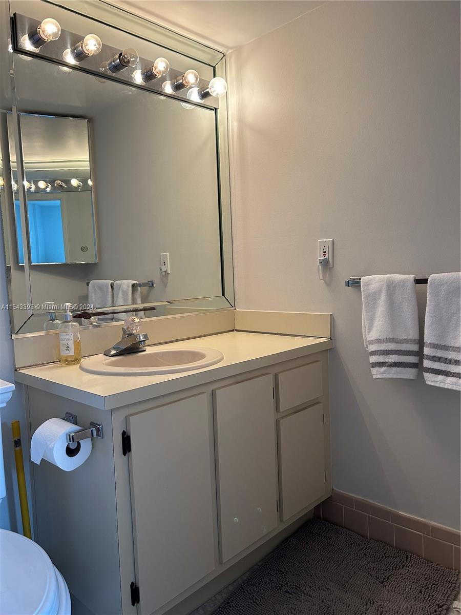 321 SE 3rd St 204, Dania Beach, Florida 33004, 2 Bedrooms Bedrooms, ,2 BathroomsBathrooms,Residential,For Sale,321 SE 3rd St 204,A11543398