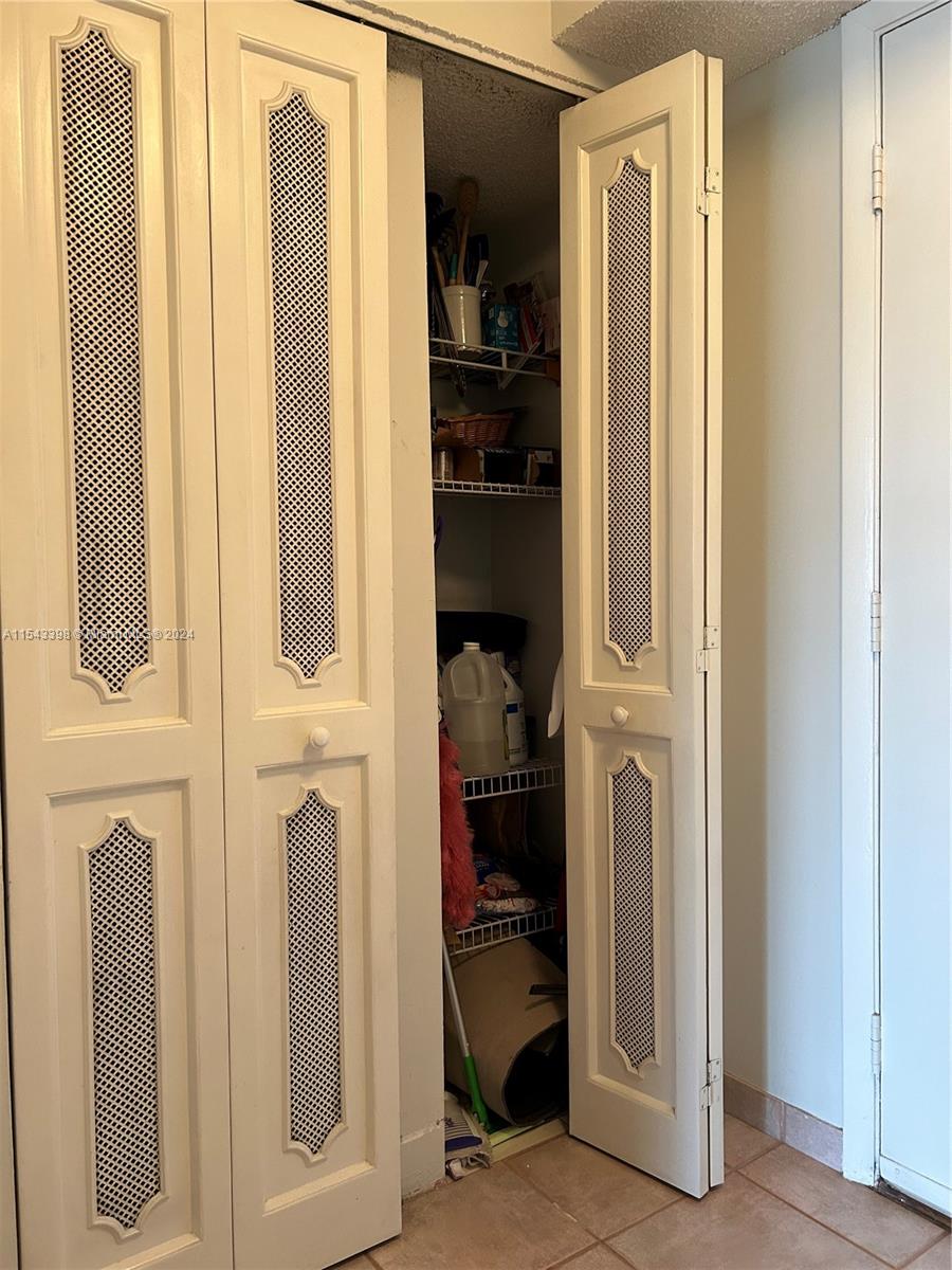 321 SE 3rd St 204, Dania Beach, Florida 33004, 2 Bedrooms Bedrooms, ,2 BathroomsBathrooms,Residential,For Sale,321 SE 3rd St 204,A11543398