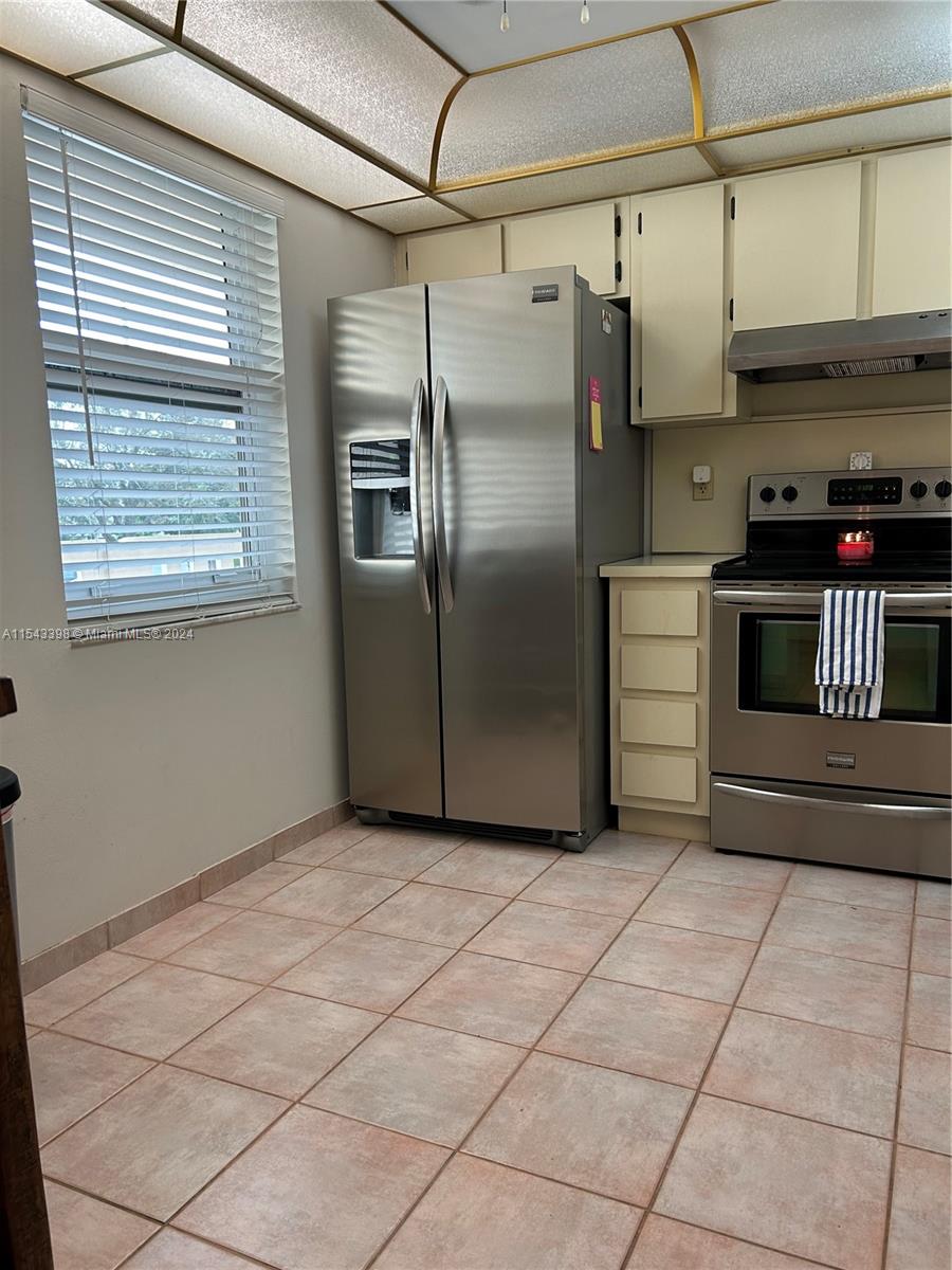 321 SE 3rd St 204, Dania Beach, Florida 33004, 2 Bedrooms Bedrooms, ,2 BathroomsBathrooms,Residential,For Sale,321 SE 3rd St 204,A11543398