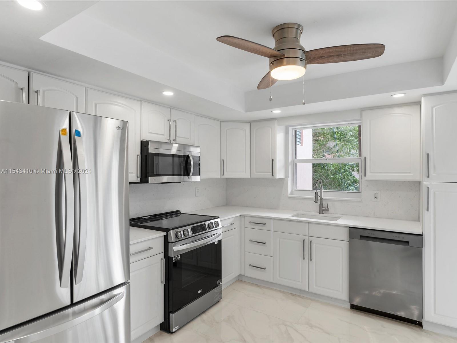 200 NE 12th Ave 7C, Hallandale Beach, Florida 33009, 2 Bedrooms Bedrooms, ,2 BathroomsBathrooms,Residential,For Sale,200 NE 12th Ave 7C,A11543410