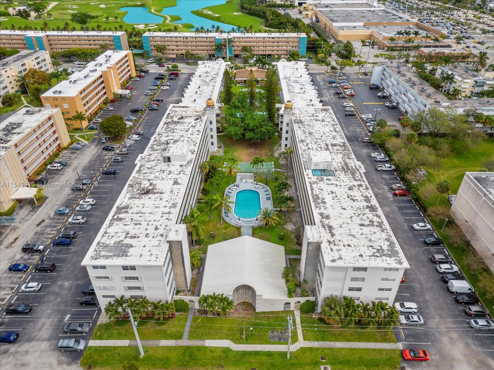 200 NE 12th Ave 7C, Hallandale Beach, Florida 33009, 2 Bedrooms Bedrooms, ,2 BathroomsBathrooms,Residential,For Sale,200 NE 12th Ave 7C,A11543410