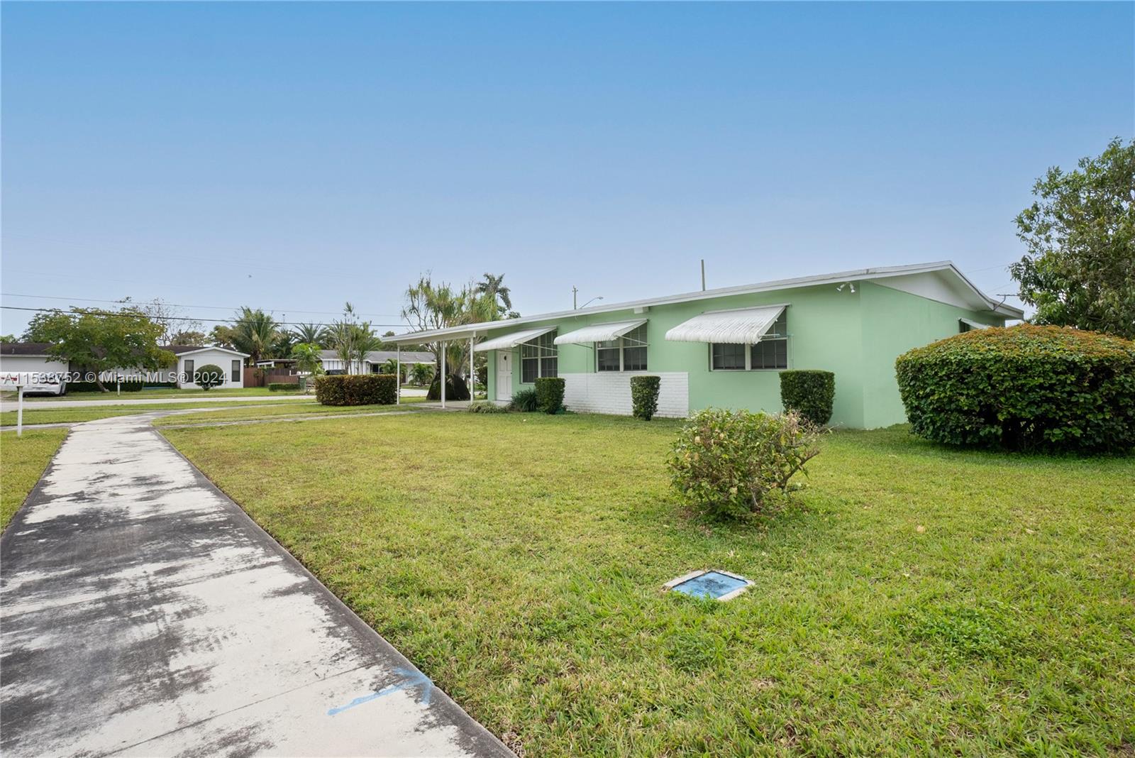 610 NW 17th Ct, Homestead, Florida 33030, 3 Bedrooms Bedrooms, ,2 BathroomsBathrooms,Residential,For Sale,610 NW 17th Ct,A11538752
