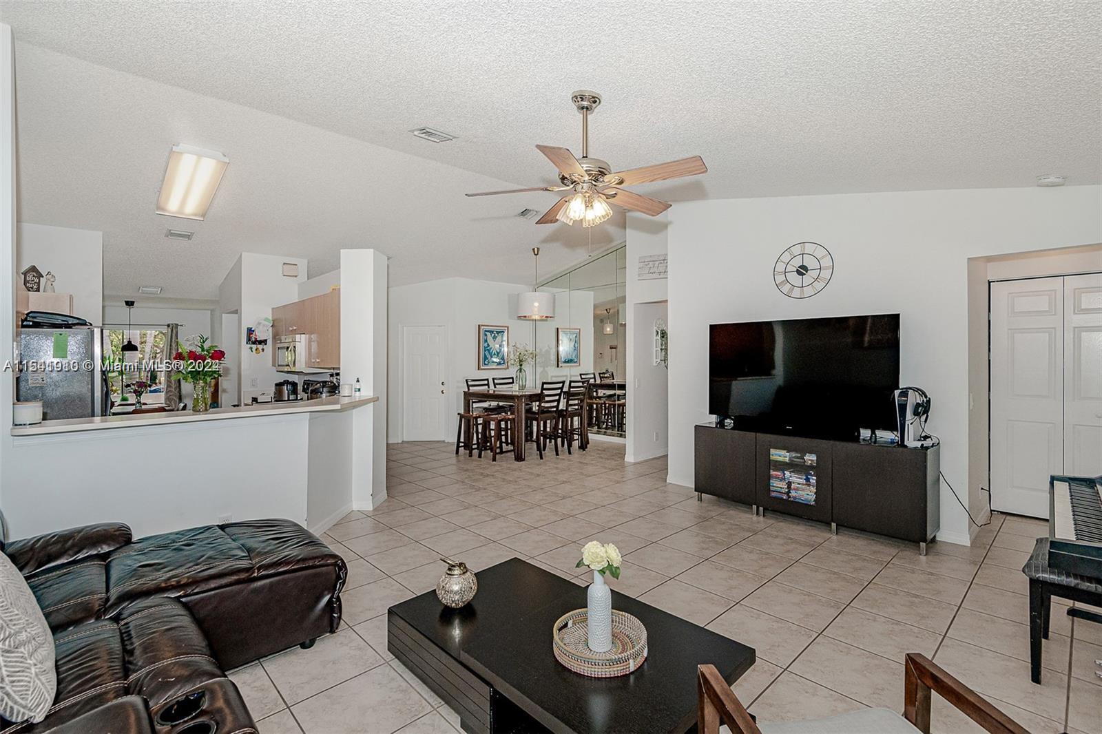 1641 Zenith Way 0, Weston, Florida 33327, 3 Bedrooms Bedrooms, ,2 BathroomsBathrooms,Residentiallease,For Rent,1641 Zenith Way 0,A11541910