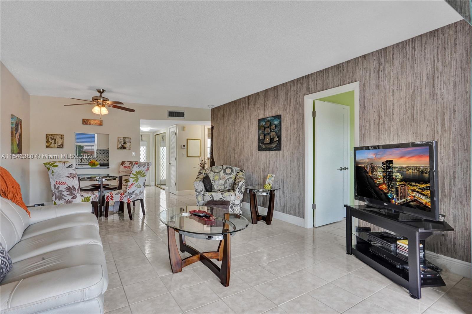 9001 Sunrise Lakes Blvd, Sunrise, FL, 33322 United States, 2 Bedrooms Bedrooms, ,2 BathroomsBathrooms,Residential,For Sale,Sunrise Lakes Blvd,A11543380