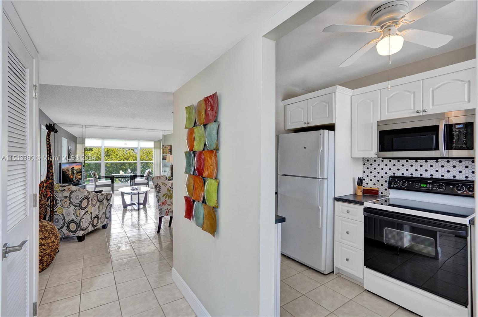 9001 Sunrise Lakes Blvd, Sunrise, FL, 33322 United States, 2 Bedrooms Bedrooms, ,2 BathroomsBathrooms,Residential,For Sale,Sunrise Lakes Blvd,A11543380