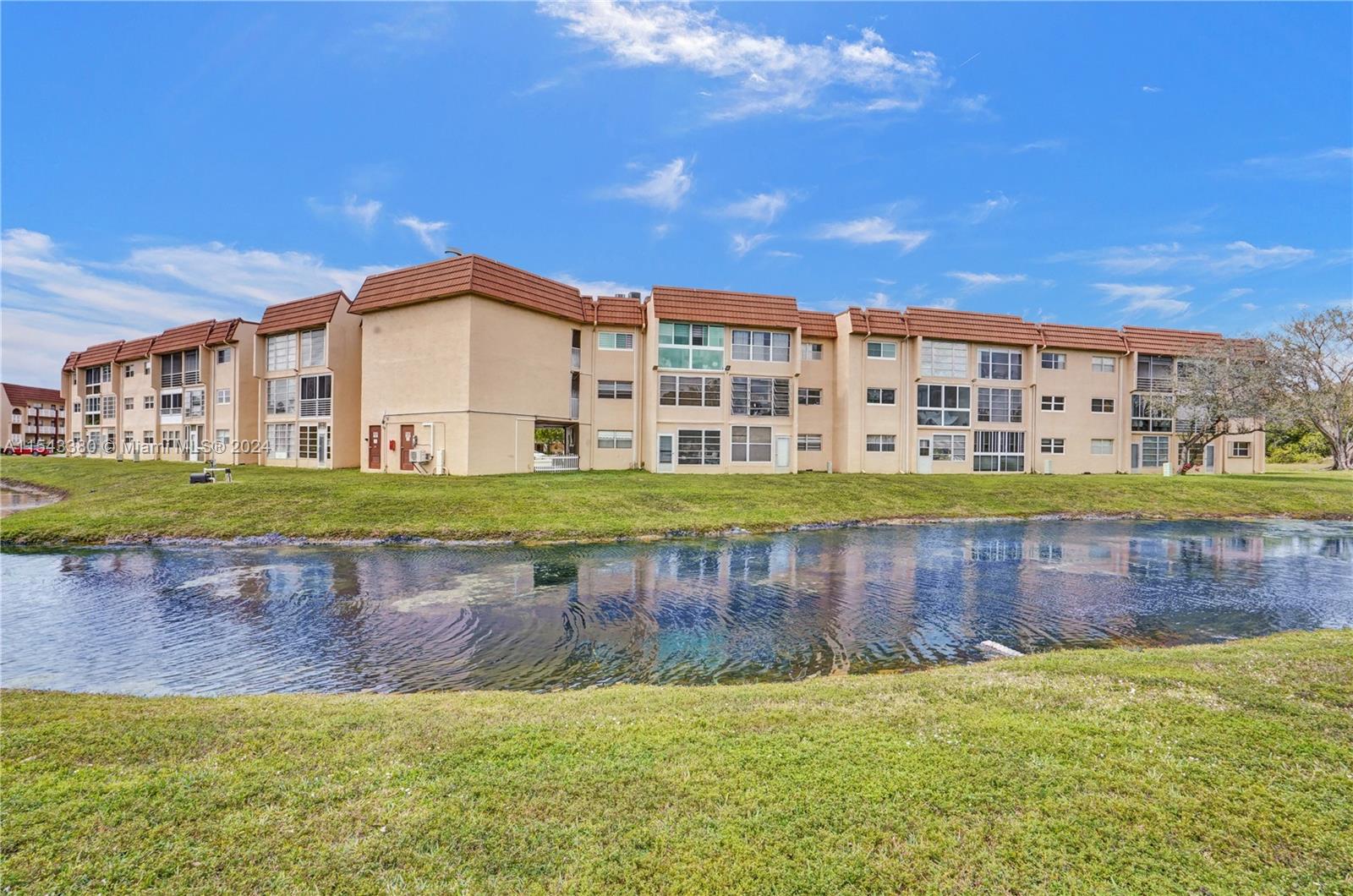 9001 Sunrise Lakes Blvd, Sunrise, FL, 33322 United States, 2 Bedrooms Bedrooms, ,2 BathroomsBathrooms,Residential,For Sale,Sunrise Lakes Blvd,A11543380