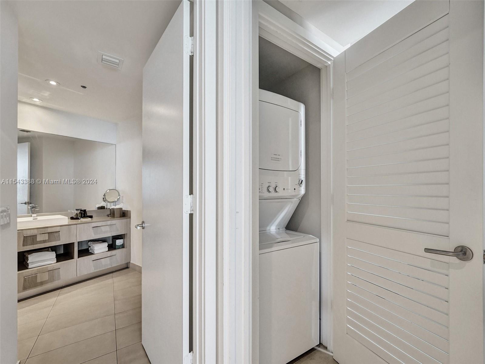 4111 S Ocean Dr 3810, Hollywood, Florida 33019, 1 Bedroom Bedrooms, 4 Rooms Rooms,1 BathroomBathrooms,Residential,For Sale,4111 S Ocean Dr 3810,A11543388