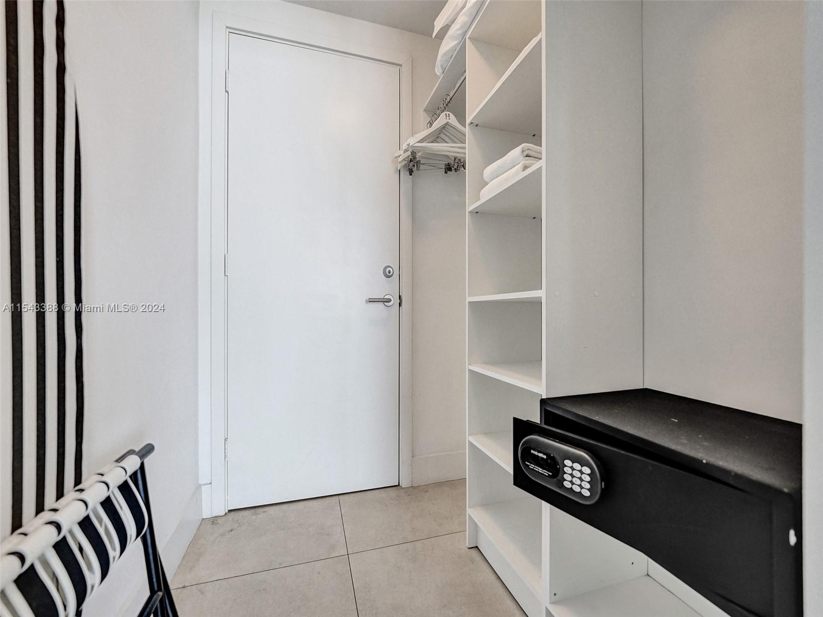 4111 S Ocean Dr 3810, Hollywood, Florida 33019, 1 Bedroom Bedrooms, 4 Rooms Rooms,1 BathroomBathrooms,Residential,For Sale,4111 S Ocean Dr 3810,A11543388