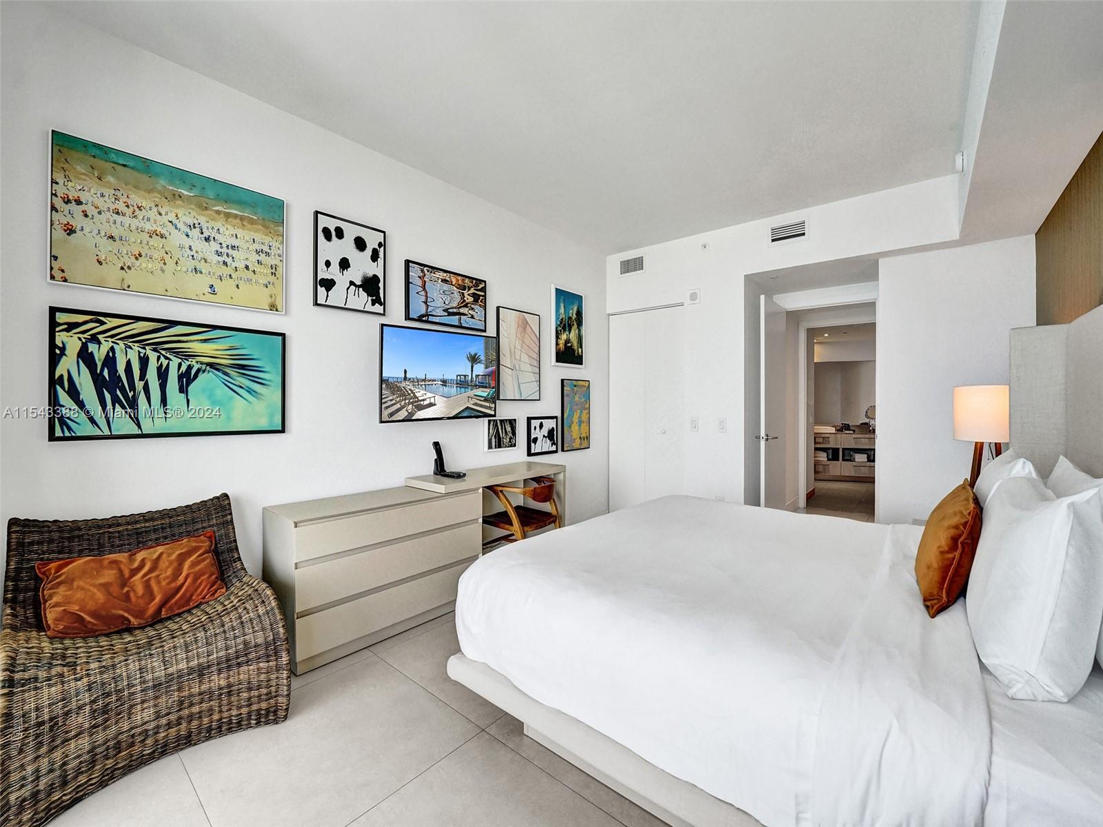 4111 S Ocean Dr 3810, Hollywood, Florida 33019, 1 Bedroom Bedrooms, 4 Rooms Rooms,1 BathroomBathrooms,Residential,For Sale,4111 S Ocean Dr 3810,A11543388