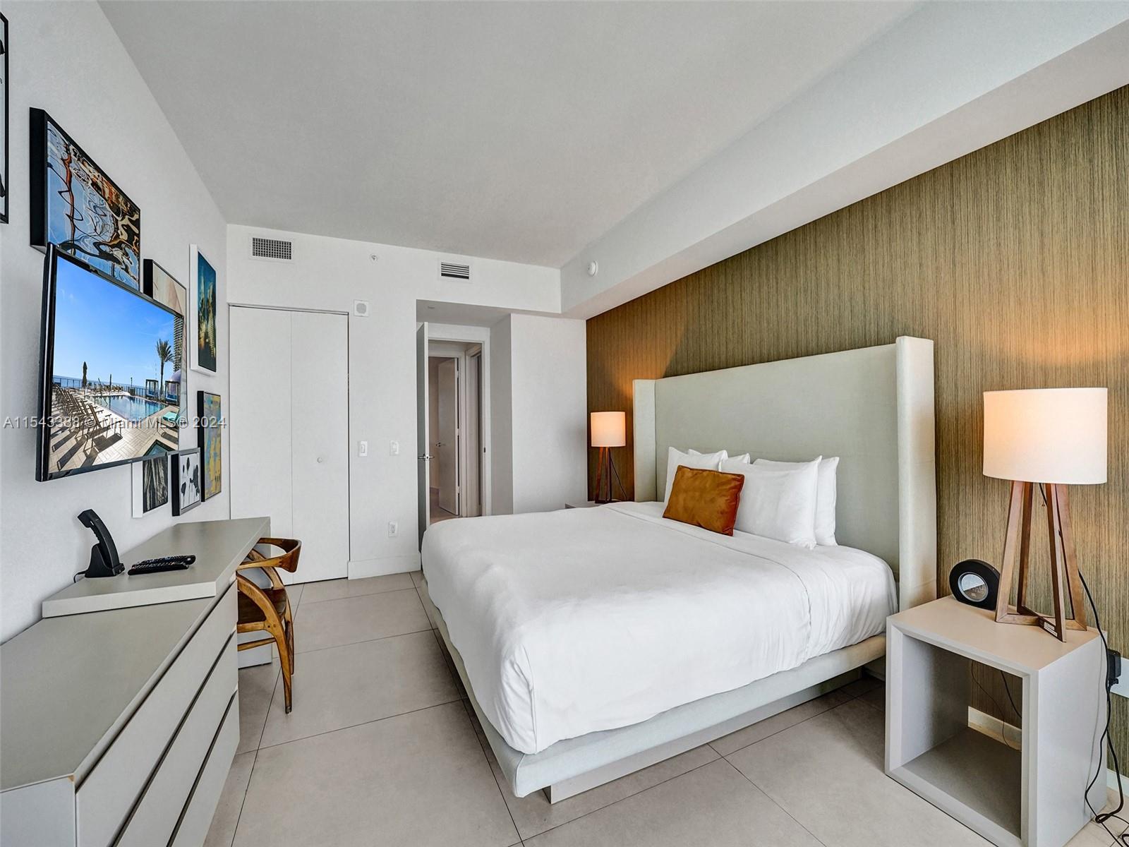 4111 S Ocean Dr 3810, Hollywood, Florida 33019, 1 Bedroom Bedrooms, 4 Rooms Rooms,1 BathroomBathrooms,Residential,For Sale,4111 S Ocean Dr 3810,A11543388