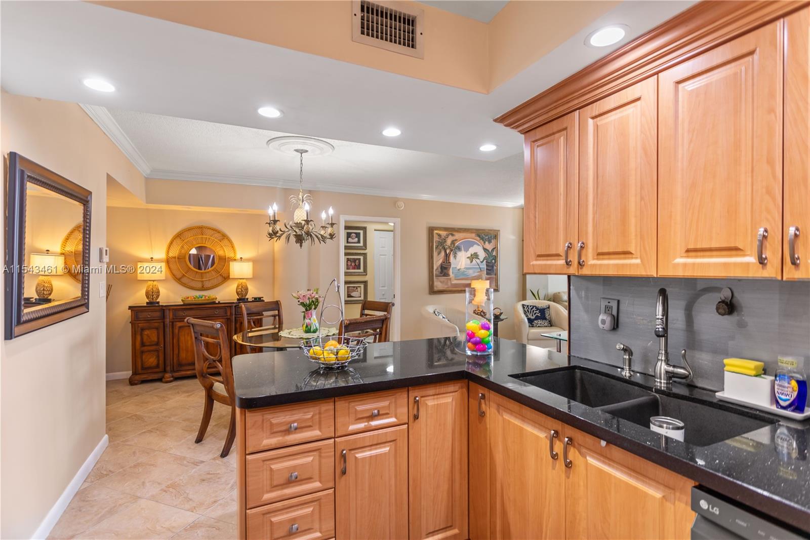 3725 S Ocean Dr 416, Hollywood, Florida 33019, 2 Bedrooms Bedrooms, ,2 BathroomsBathrooms,Residential,For Sale,3725 S Ocean Dr 416,A11543461