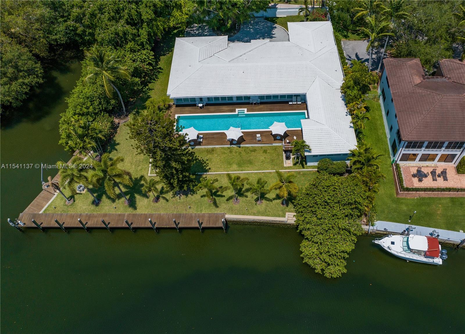 1261 S Alhambra Cir, Coral Gables, Florida 33146, 5 Bedrooms Bedrooms, ,6 BathroomsBathrooms,Residential,For Sale,1261 S Alhambra Cir,A11541137