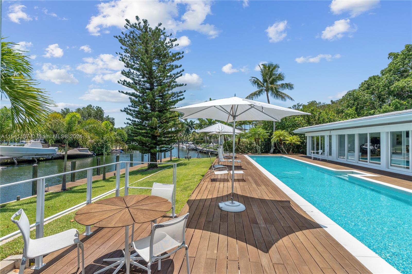 1261 Alhambra Cir, Coral Gables, FL, 33146 United States, 5 Bedrooms Bedrooms, ,6 BathroomsBathrooms,Residential,For Sale,Alhambra Cir,A11541137