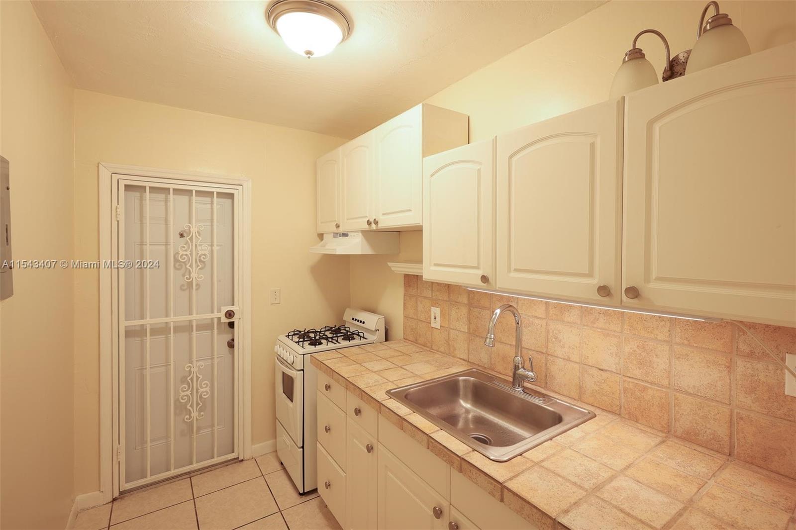 501 SW 16th Ave 6, Miami, Florida 33135, 1 Bedroom Bedrooms, ,1 BathroomBathrooms,Residentiallease,For Rent,501 SW 16th Ave 6,A11543407