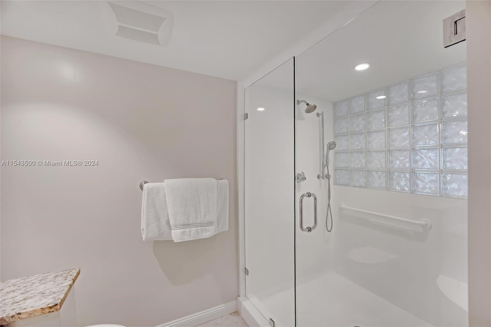 53 Anchor Dr, Key Largo, FL, 33037 United States, 2 Bedrooms Bedrooms, ,2 BathroomsBathrooms,Residential,For Sale,Anchor Dr,A11543500