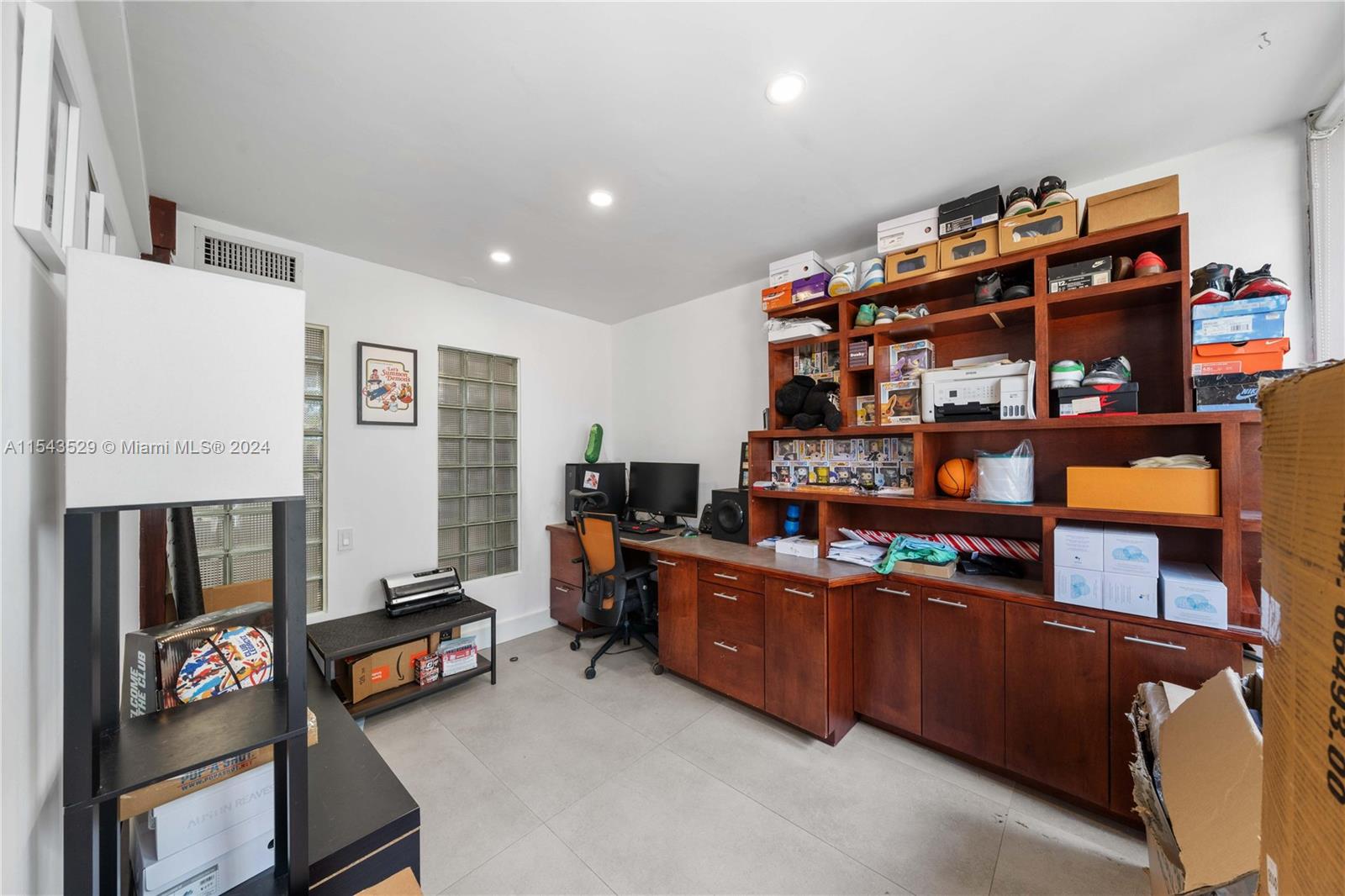 1390 Golfview Dr, Pembroke Pines, FL, 33026 United States, 3 Bedrooms Bedrooms, ,3 BathroomsBathrooms,Residential,For Sale,Golfview Dr,A11543529