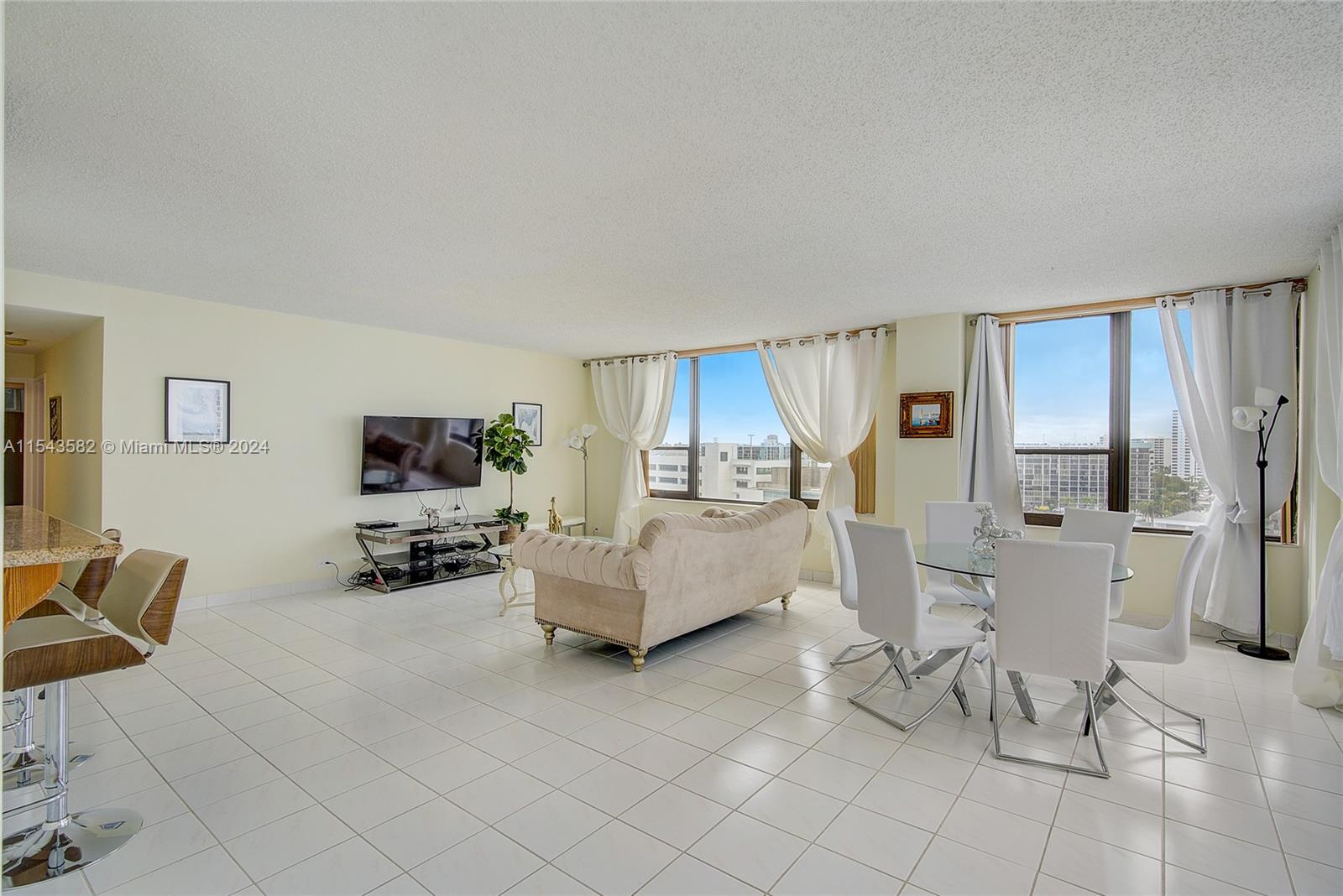 3505 S Ocean Dr 905, Hollywood, Florida 33019, 2 Bedrooms Bedrooms, ,2 BathroomsBathrooms,Residentiallease,For Rent,3505 S Ocean Dr 905,A11543582