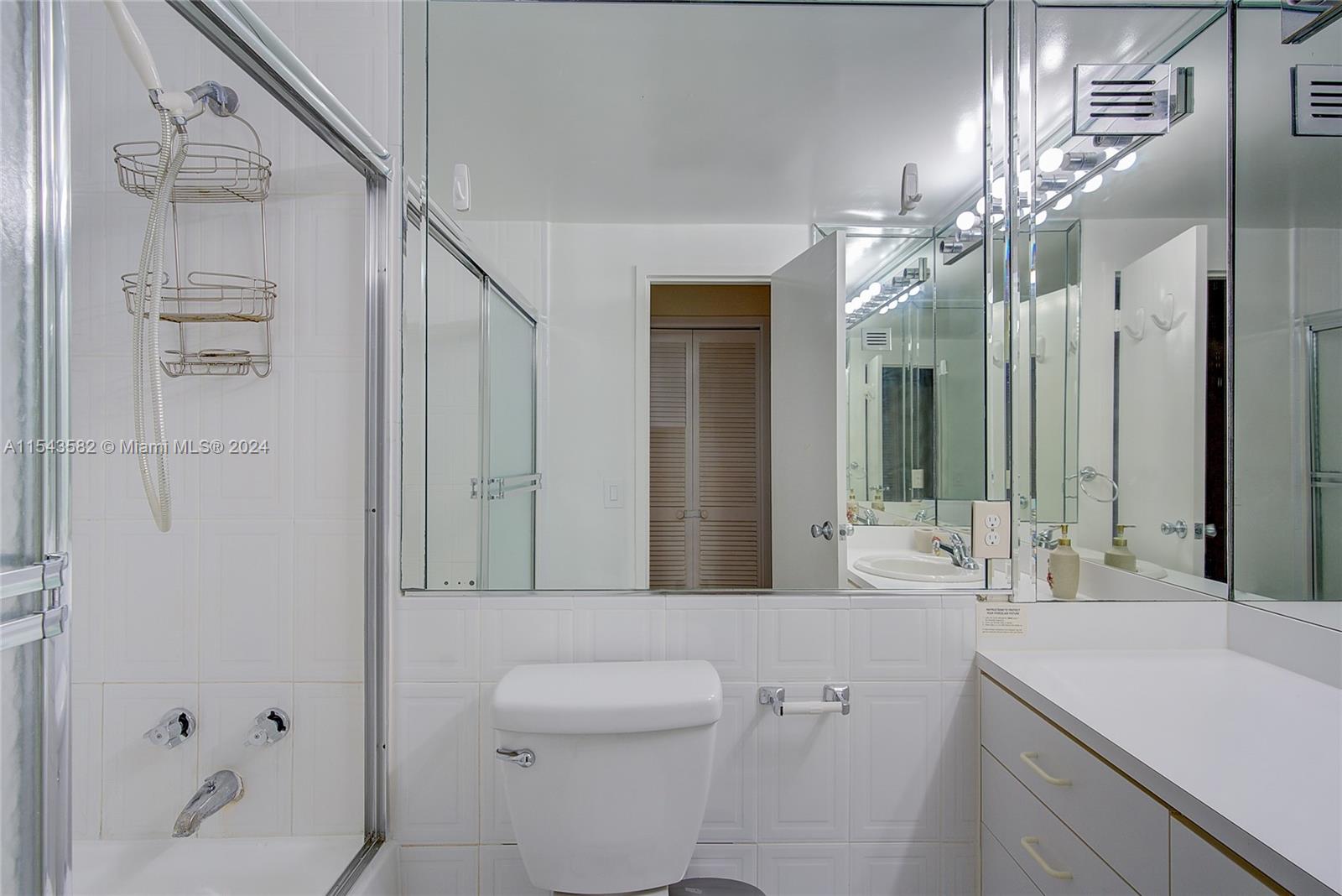 3505 S Ocean Dr 905, Hollywood, Florida 33019, 2 Bedrooms Bedrooms, ,2 BathroomsBathrooms,Residentiallease,For Rent,3505 S Ocean Dr 905,A11543582