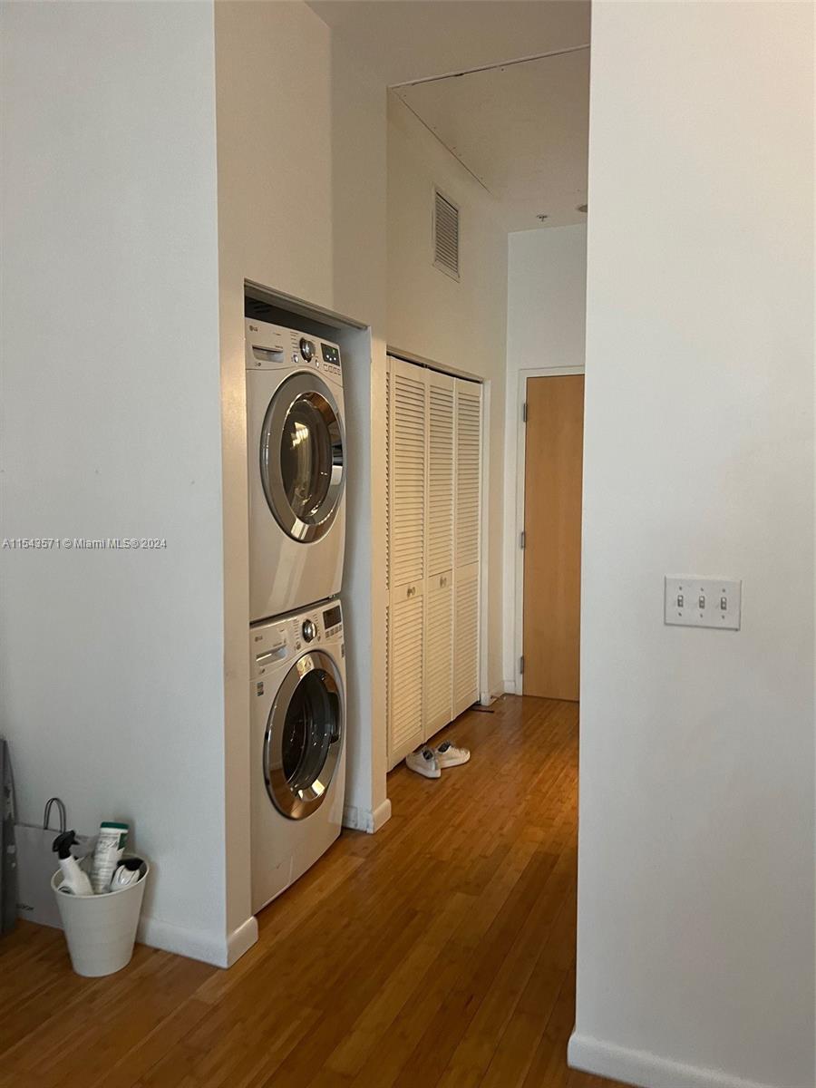 253 NE 2nd St 219, Miami, Florida 33132, ,1 BathroomBathrooms,Residentiallease,For Rent,253 NE 2nd St 219,A11543571