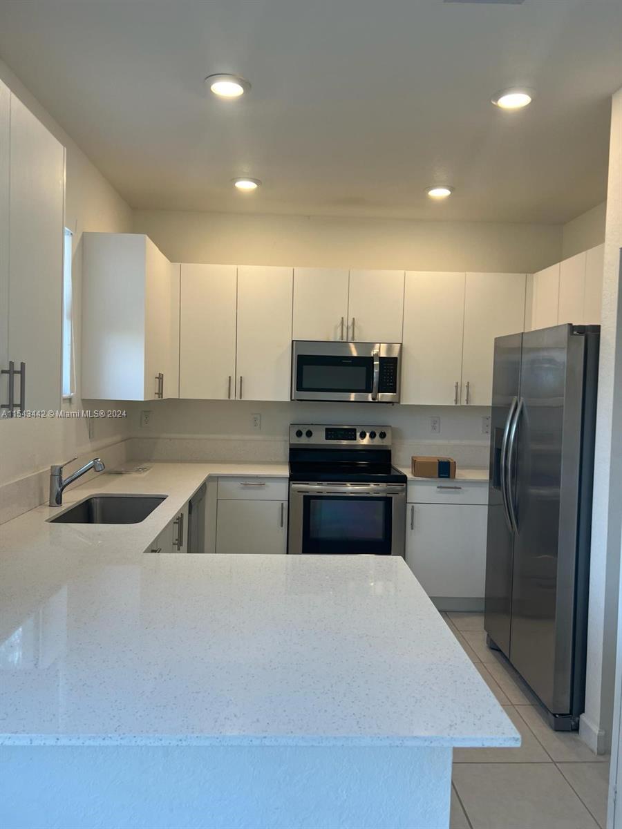 2607 SE 10th St, Homestead, Florida 33035, 3 Bedrooms Bedrooms, ,2 BathroomsBathrooms,Residential,For Sale,2607 SE 10th St,A11543442