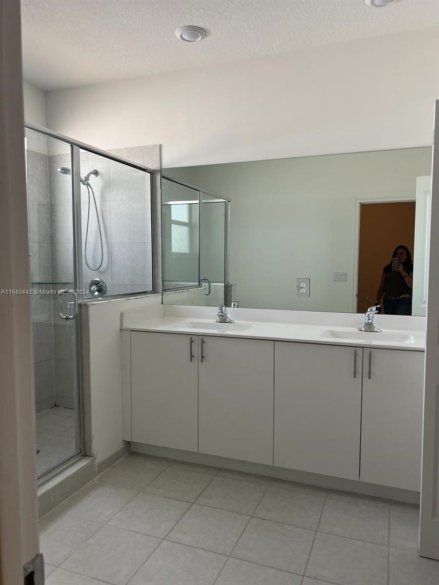 2607 SE 10th St, Homestead, Florida 33035, 3 Bedrooms Bedrooms, ,2 BathroomsBathrooms,Residential,For Sale,2607 SE 10th St,A11543442