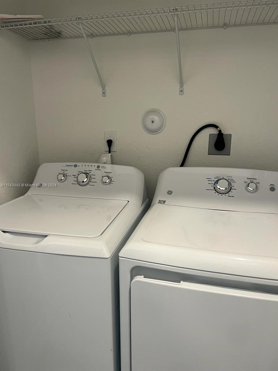 2607 SE 10th St, Homestead, Florida 33035, 3 Bedrooms Bedrooms, ,2 BathroomsBathrooms,Residential,For Sale,2607 SE 10th St,A11543442