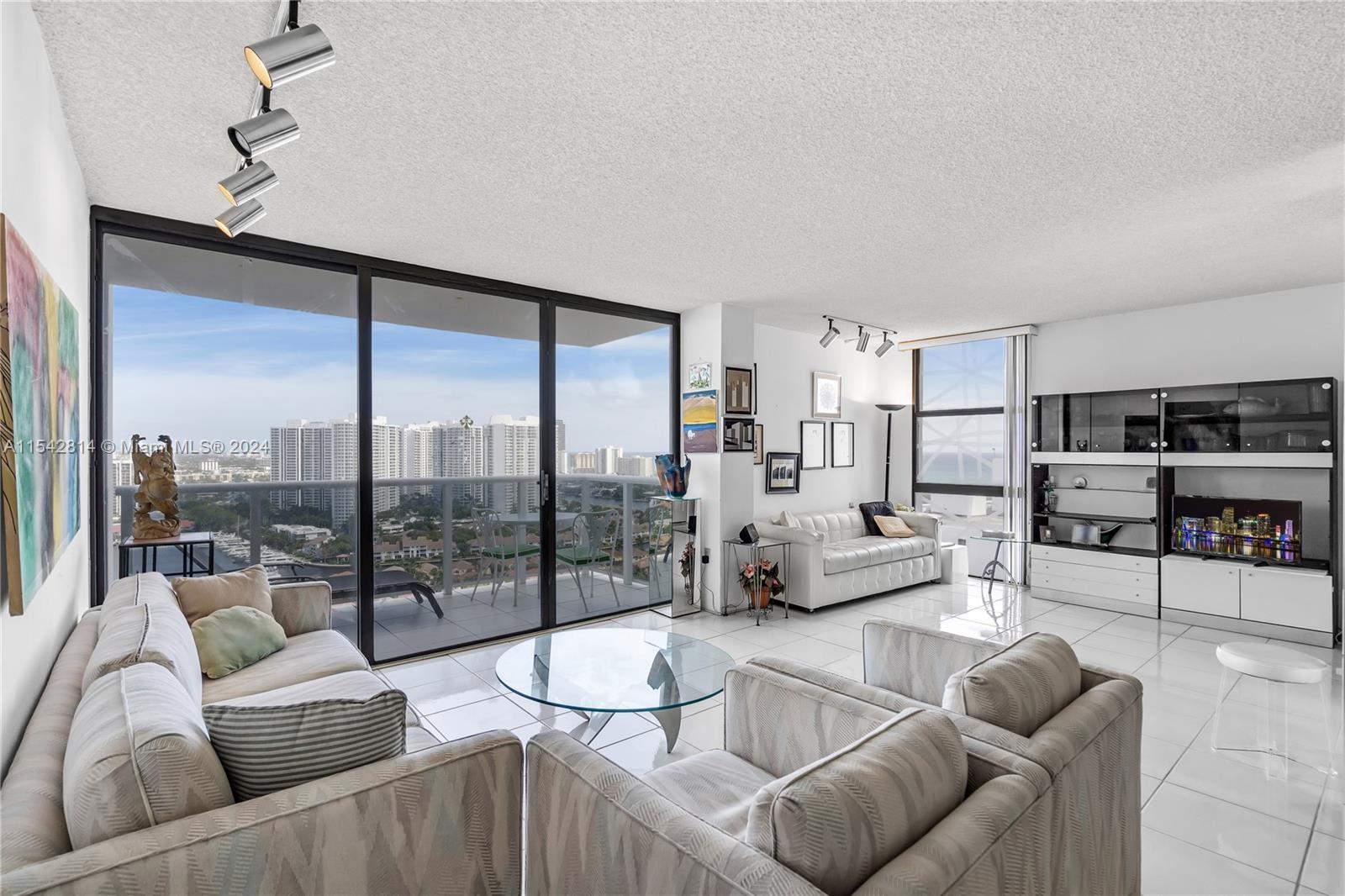 3675 Country Club Dr, Aventura, FL, 33180 United States, 2 Bedrooms Bedrooms, ,2 BathroomsBathrooms,Residential,For Sale,Country Club Dr,A11542814