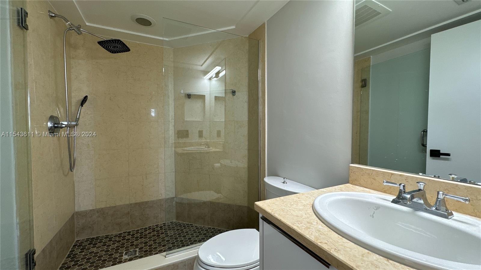 20000 E Country Club Dr 1016, Aventura, Florida 33180, 3 Bedrooms Bedrooms, ,3 BathroomsBathrooms,Residential,For Sale,20000 E Country Club Dr 1016,A11543611