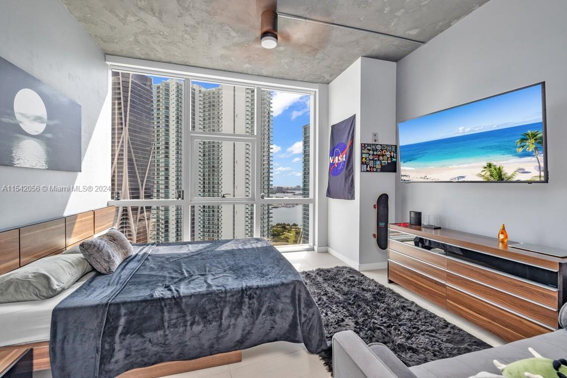 Guest Bedroom 1 (lockout room)