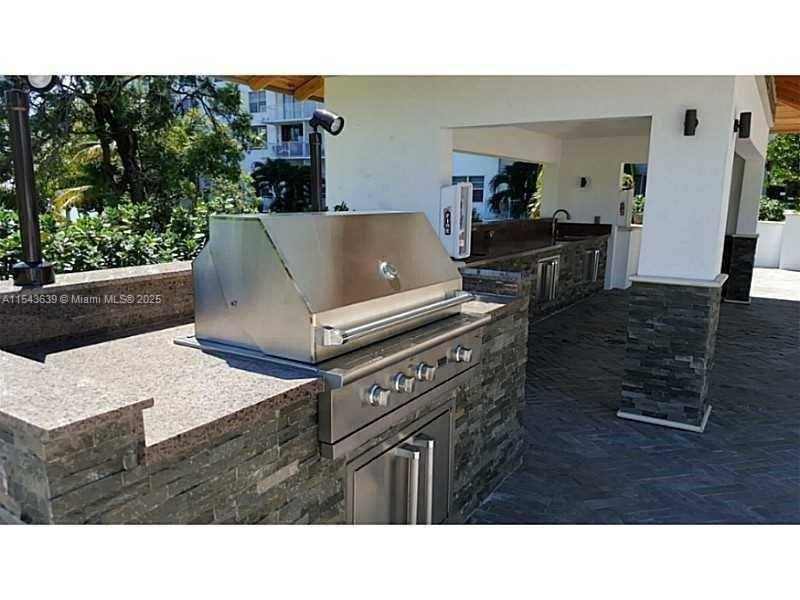 2801 183rd St, Aventura, FL, 33160 United States, 1 Bedroom Bedrooms, ,2 BathroomsBathrooms,Residential,For Sale,183rd St,A11543639