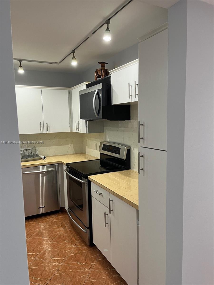2801 183rd St, Aventura, FL, 33160 United States, 1 Bedroom Bedrooms, ,2 BathroomsBathrooms,Residential,For Sale,183rd St,A11543639