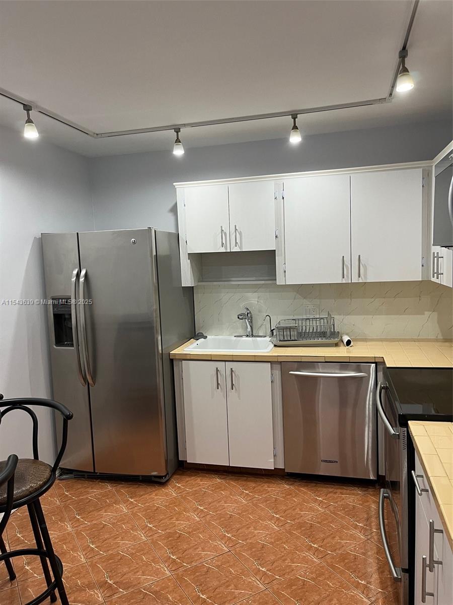 2801 183rd St, Aventura, FL, 33160 United States, 1 Bedroom Bedrooms, ,2 BathroomsBathrooms,Residential,For Sale,183rd St,A11543639