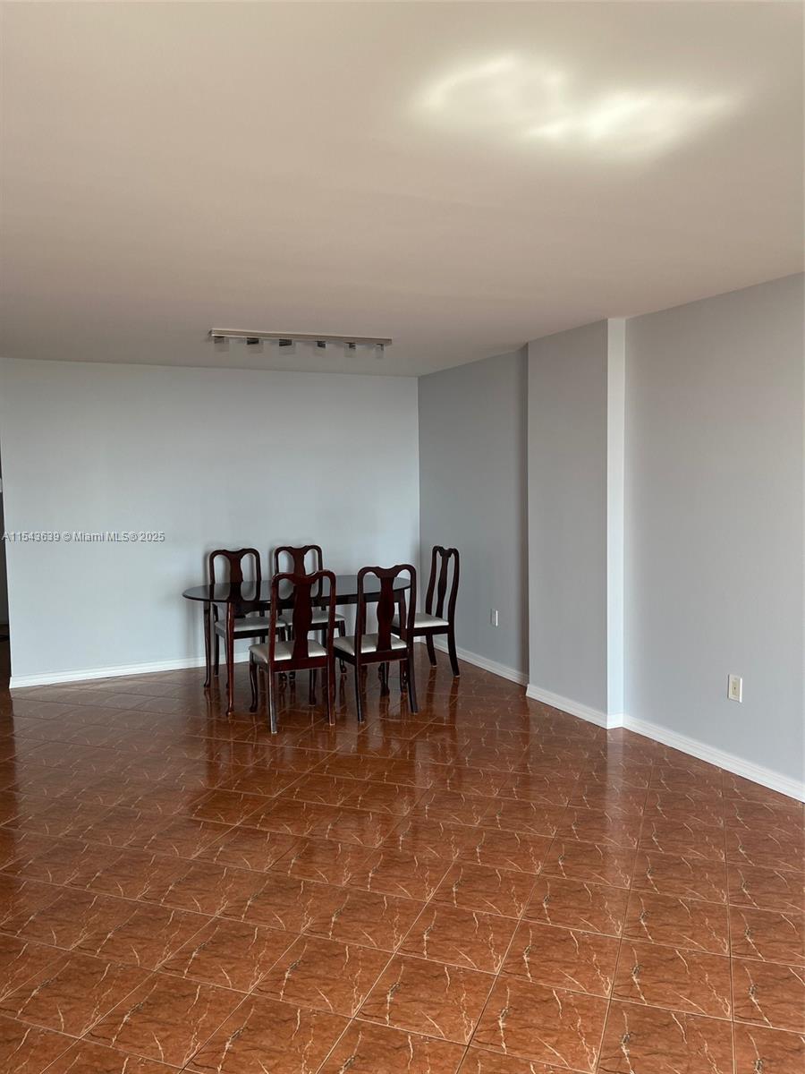 2801 183rd St, Aventura, FL, 33160 United States, 1 Bedroom Bedrooms, ,2 BathroomsBathrooms,Residential,For Sale,183rd St,A11543639