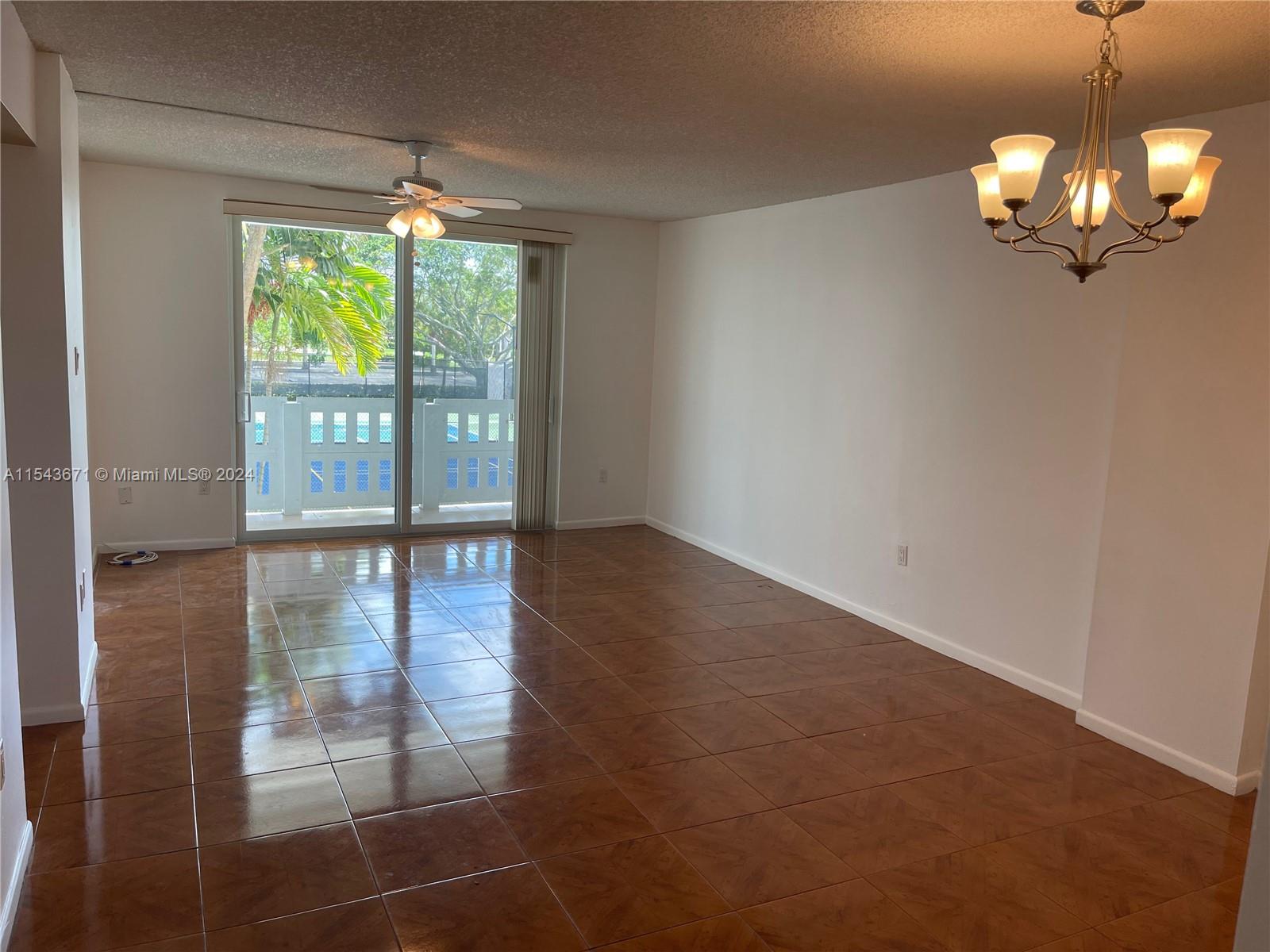 919 Hillcrest Dr 210, Hollywood, Florida 33021, 2 Bedrooms Bedrooms, ,2 BathroomsBathrooms,Residentiallease,For Rent,919 Hillcrest Dr 210,A11543671