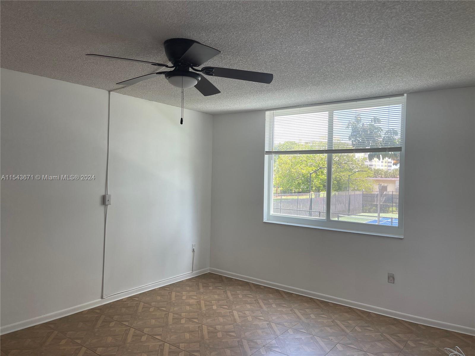 919 Hillcrest Dr 210, Hollywood, Florida 33021, 2 Bedrooms Bedrooms, ,2 BathroomsBathrooms,Residentiallease,For Rent,919 Hillcrest Dr 210,A11543671