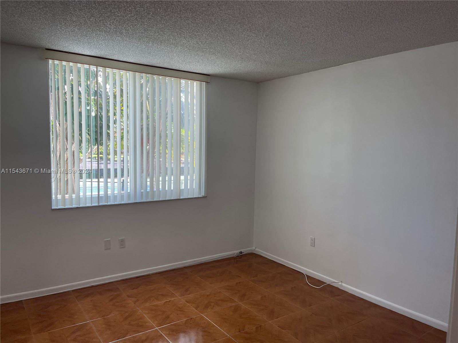 919 Hillcrest Dr 210, Hollywood, Florida 33021, 2 Bedrooms Bedrooms, ,2 BathroomsBathrooms,Residentiallease,For Rent,919 Hillcrest Dr 210,A11543671