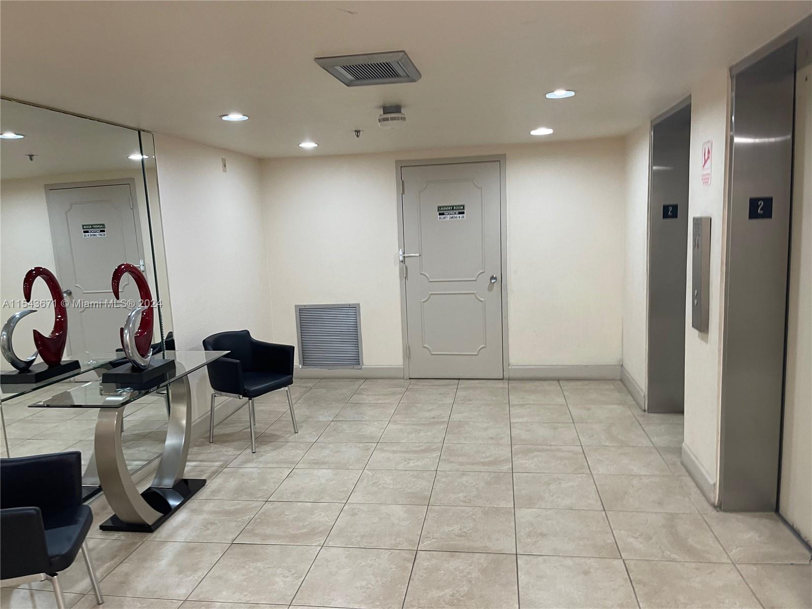 919 Hillcrest Dr 210, Hollywood, Florida 33021, 2 Bedrooms Bedrooms, ,2 BathroomsBathrooms,Residentiallease,For Rent,919 Hillcrest Dr 210,A11543671