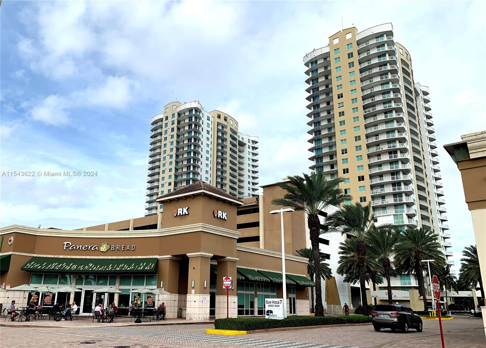 1755 E Hallandale Beach Blvd 1507E, Hallandale Beach, Florida 33009, 2 Bedrooms Bedrooms, ,2 BathroomsBathrooms,Residentiallease,For Rent,1755 E Hallandale Beach Blvd 1507E,A11543622