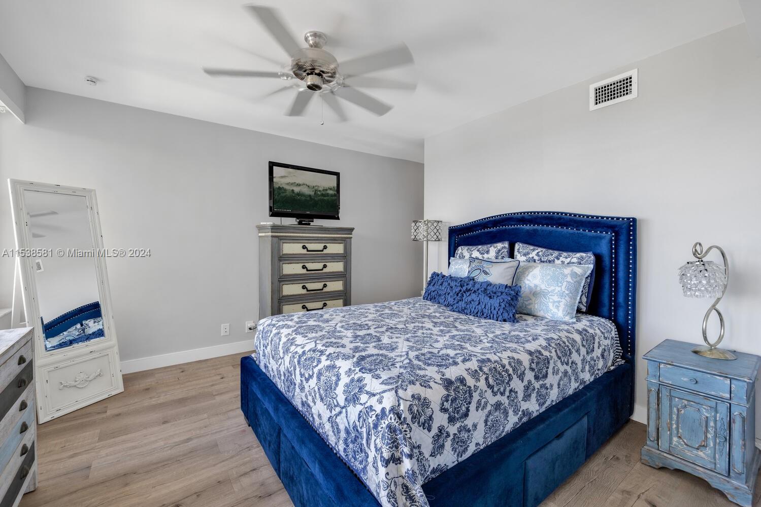 3200 36th St, Fort Lauderdale, FL, 33308 United States, 2 Bedrooms Bedrooms, ,2 BathroomsBathrooms,Residential,For Sale,36th St,A11538581