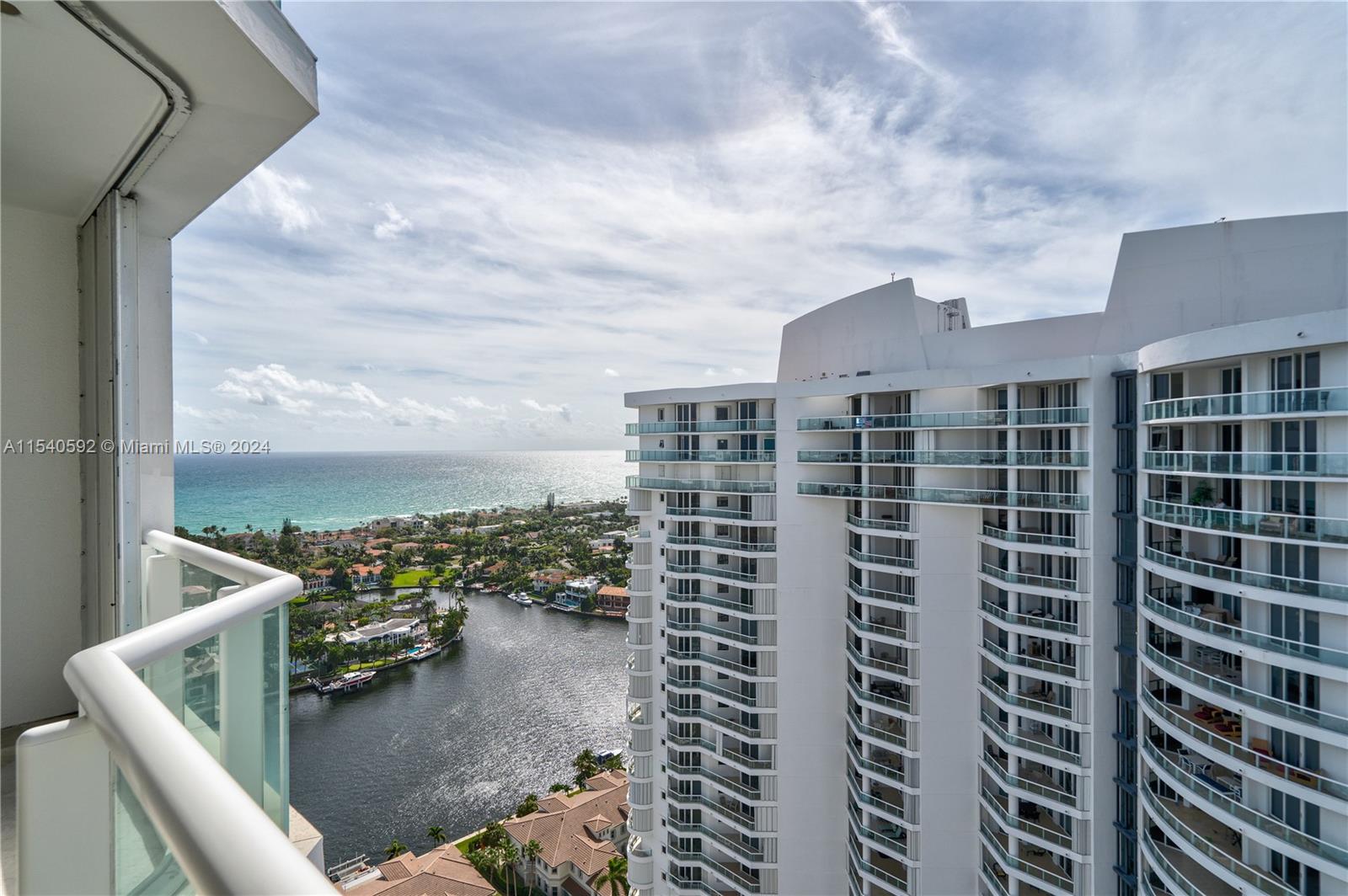 21150 Point Pl, Aventura, FL, 33180 United States, 2 Bedrooms Bedrooms, ,2 BathroomsBathrooms,Residential,For Sale,Point Pl,A11540592