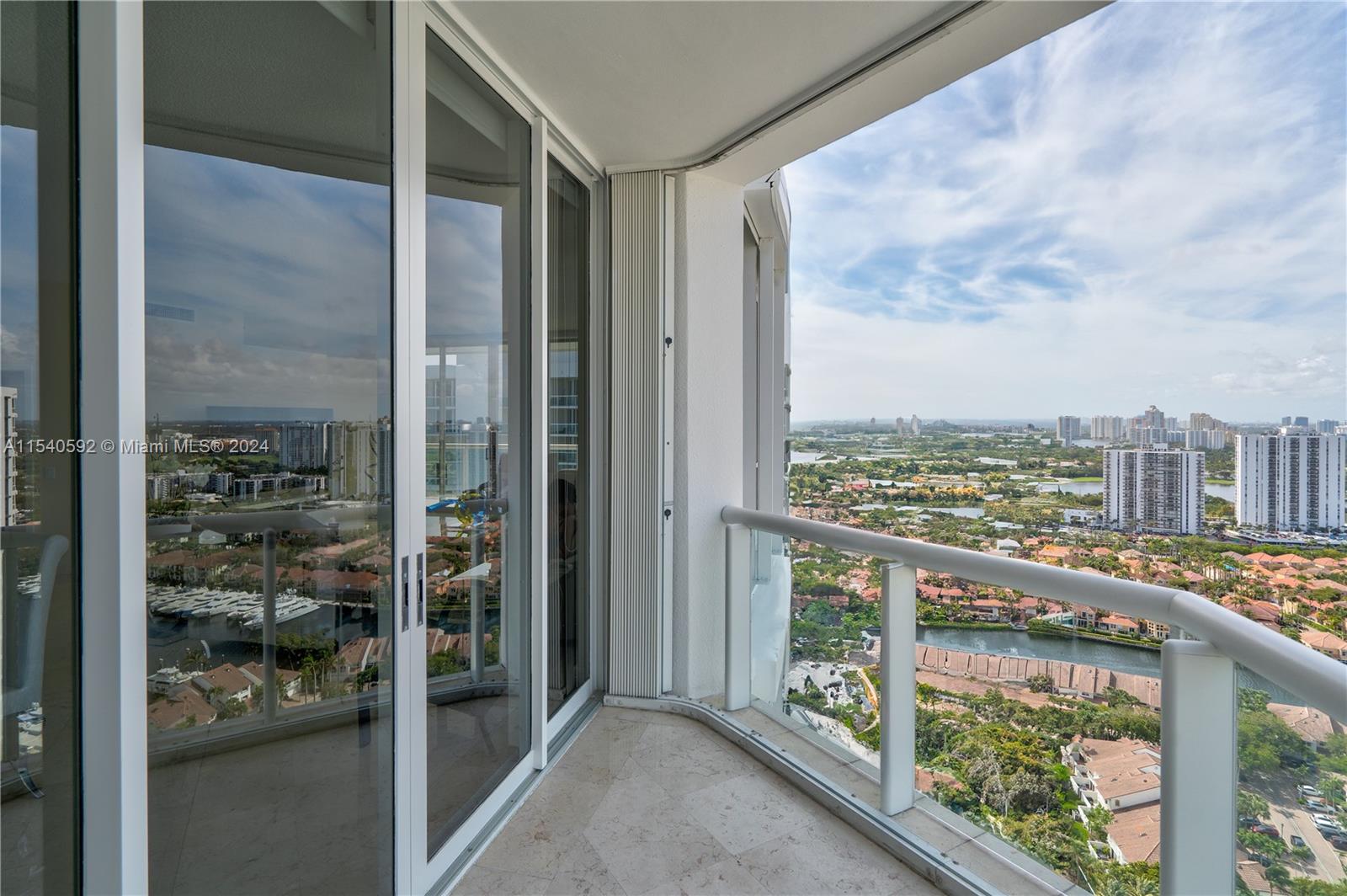 21150 Point Pl, Aventura, FL, 33180 United States, 2 Bedrooms Bedrooms, ,2 BathroomsBathrooms,Residential,For Sale,Point Pl,A11540592