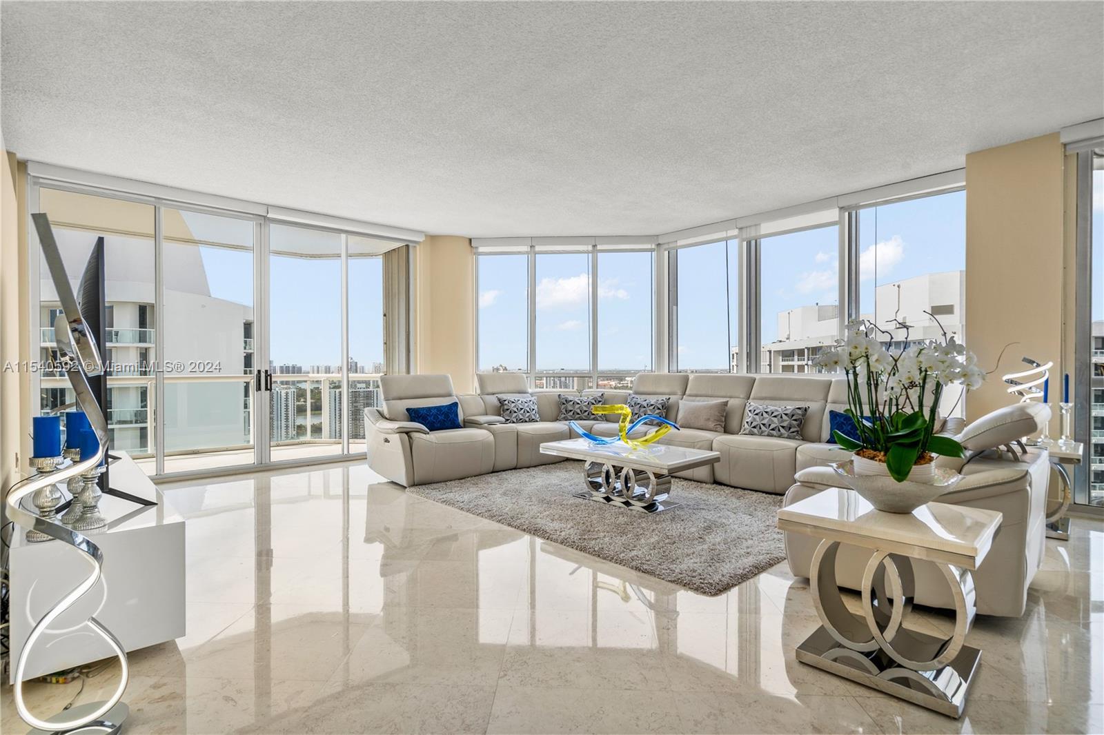 21150 Point Pl, Aventura, FL, 33180 United States, 2 Bedrooms Bedrooms, ,2 BathroomsBathrooms,Residential,For Sale,Point Pl,A11540592