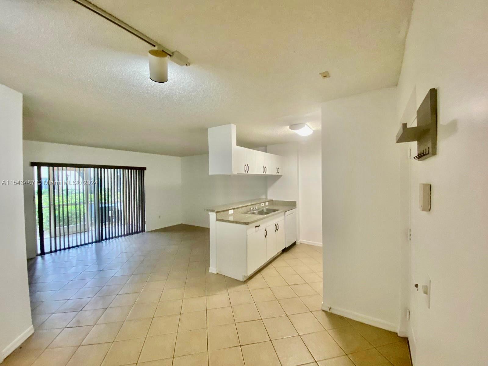 Hollywood, Florida 33021, 1 Bedroom Bedrooms, ,1 BathroomBathrooms,Residentiallease,For Rent,A11543487