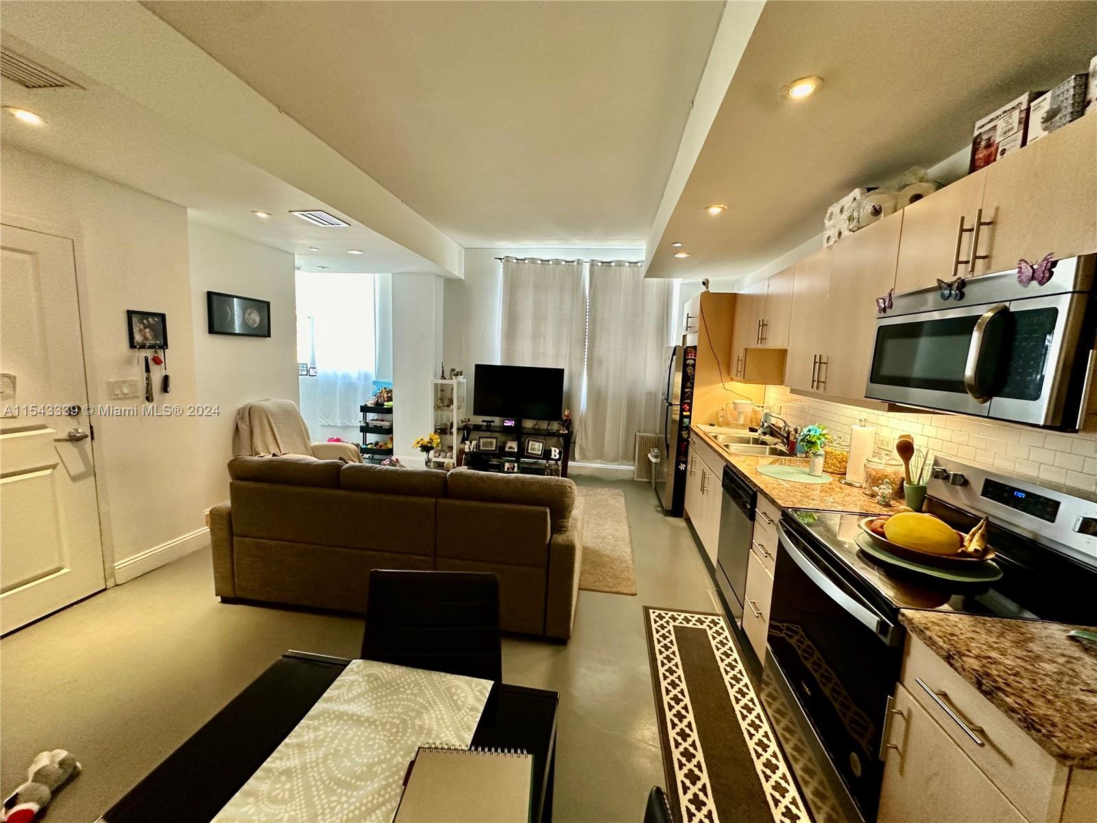 111 E Flagler St 910, Miami, Florida 33131, 1 Bedroom Bedrooms, ,1 BathroomBathrooms,Residential,For Sale,111 E Flagler St 910,A11543339