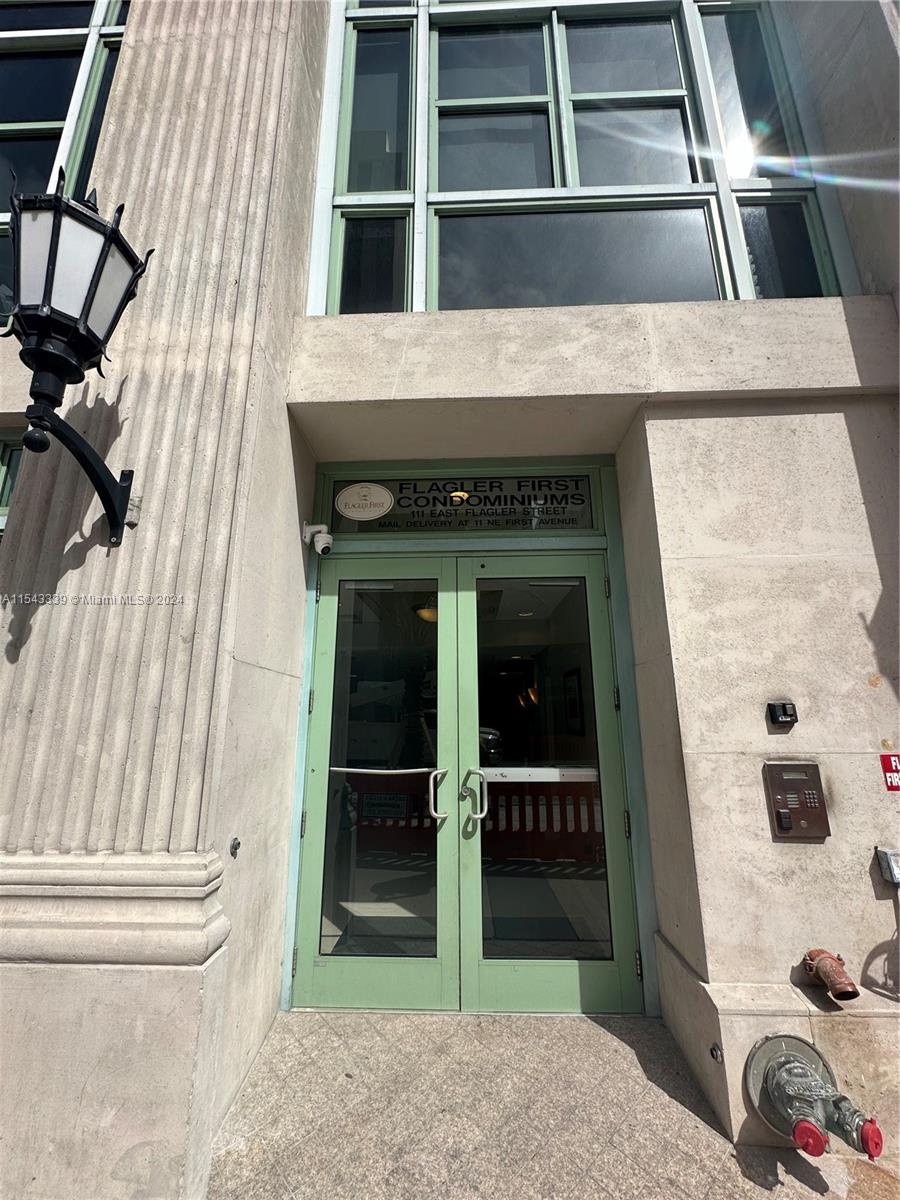 111 E Flagler St 910, Miami, Florida 33131, 1 Bedroom Bedrooms, ,1 BathroomBathrooms,Residential,For Sale,111 E Flagler St 910,A11543339