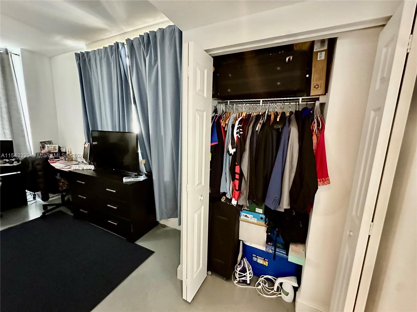 111 E Flagler St 910, Miami, Florida 33131, 1 Bedroom Bedrooms, ,1 BathroomBathrooms,Residential,For Sale,111 E Flagler St 910,A11543339