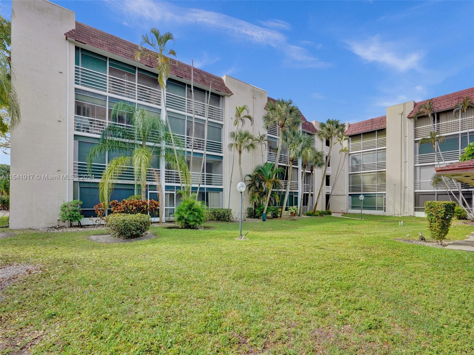 3571 Inverrary Dr 208, Lauderhill, Florida 33319, 2 Bedrooms Bedrooms, ,2 BathroomsBathrooms,Residential,For Sale,3571 Inverrary Dr 208,A11541017