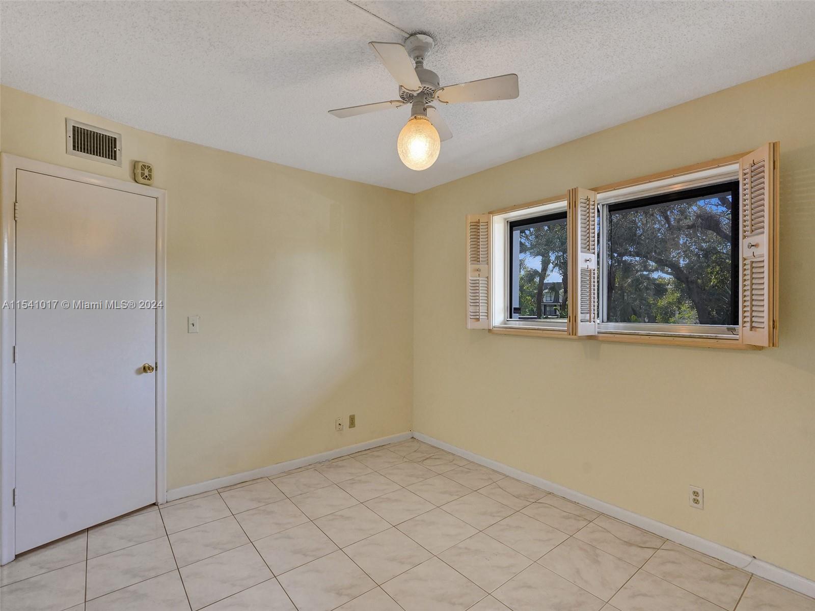 3571 Inverrary Dr 208, Lauderhill, Florida 33319, 2 Bedrooms Bedrooms, ,2 BathroomsBathrooms,Residential,For Sale,3571 Inverrary Dr 208,A11541017