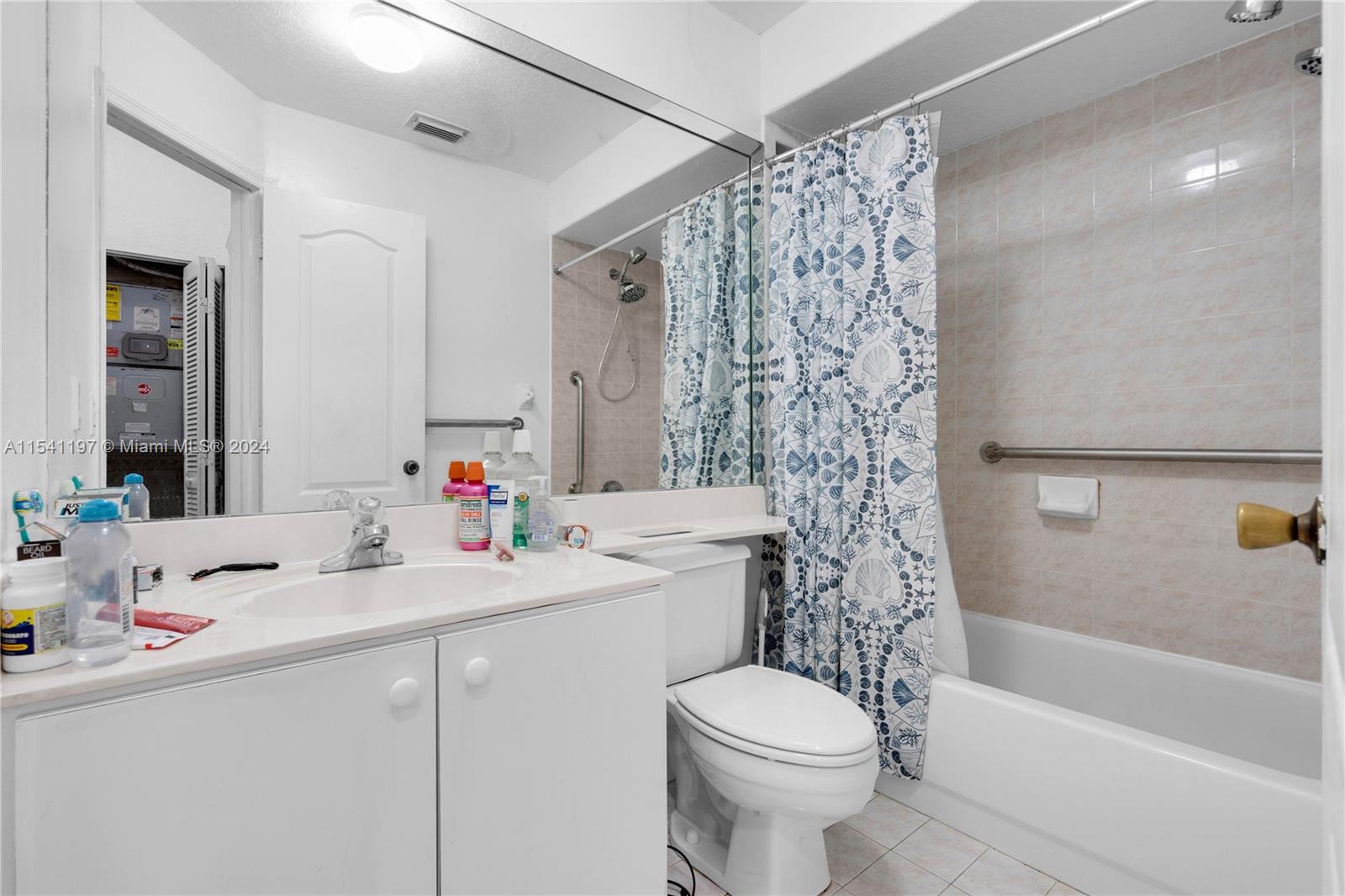 16243 SW 55th St, Miami, Florida 33185, 3 Bedrooms Bedrooms, 1 Room Rooms,2 BathroomsBathrooms,Residential,For Sale,16243 SW 55th St,A11541197