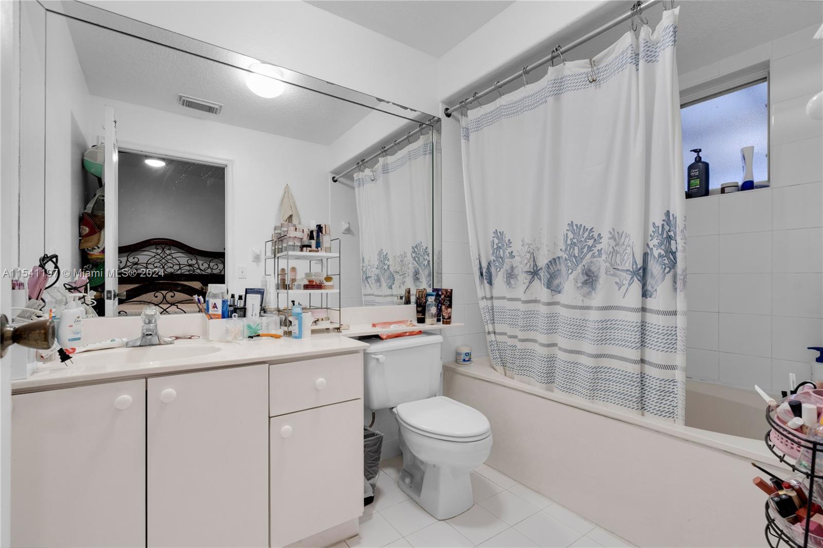 16243 SW 55th St, Miami, Florida 33185, 3 Bedrooms Bedrooms, 1 Room Rooms,2 BathroomsBathrooms,Residential,For Sale,16243 SW 55th St,A11541197